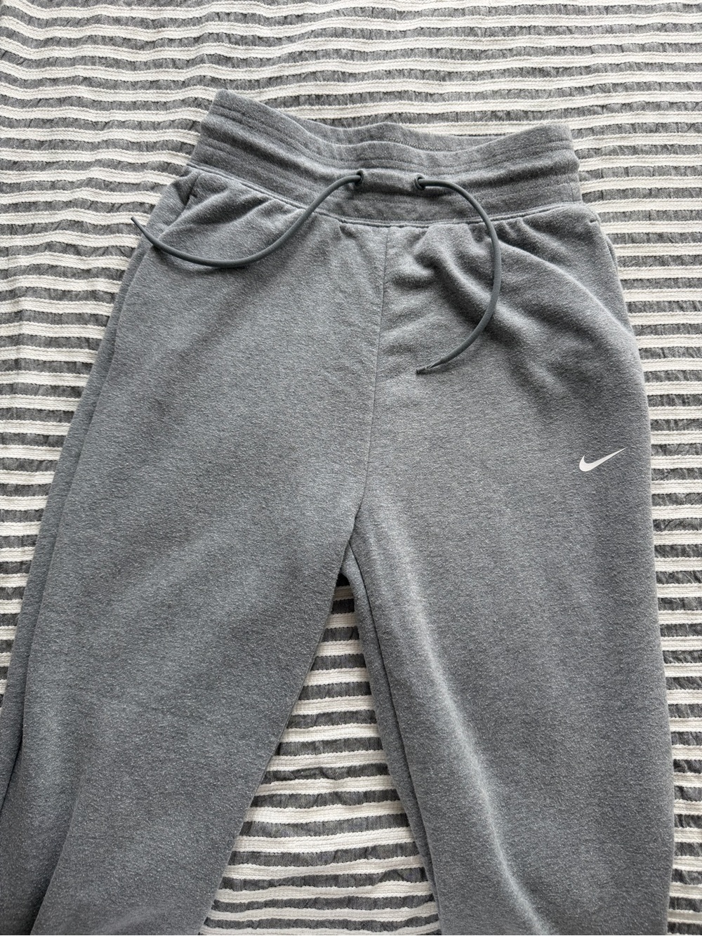 Nike womens Gray Fleece sweatpants /joggers